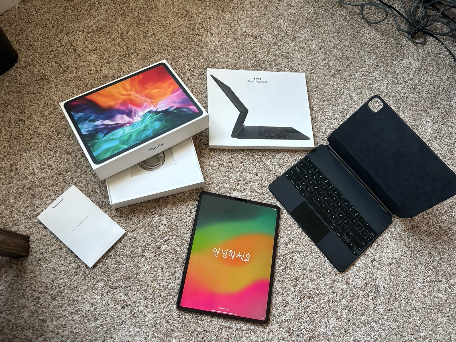 iPad Pro 12.9-inch 1 TB Wi-Fi + Cellular 4th gen UNLOCKED Space Grey 1Q83