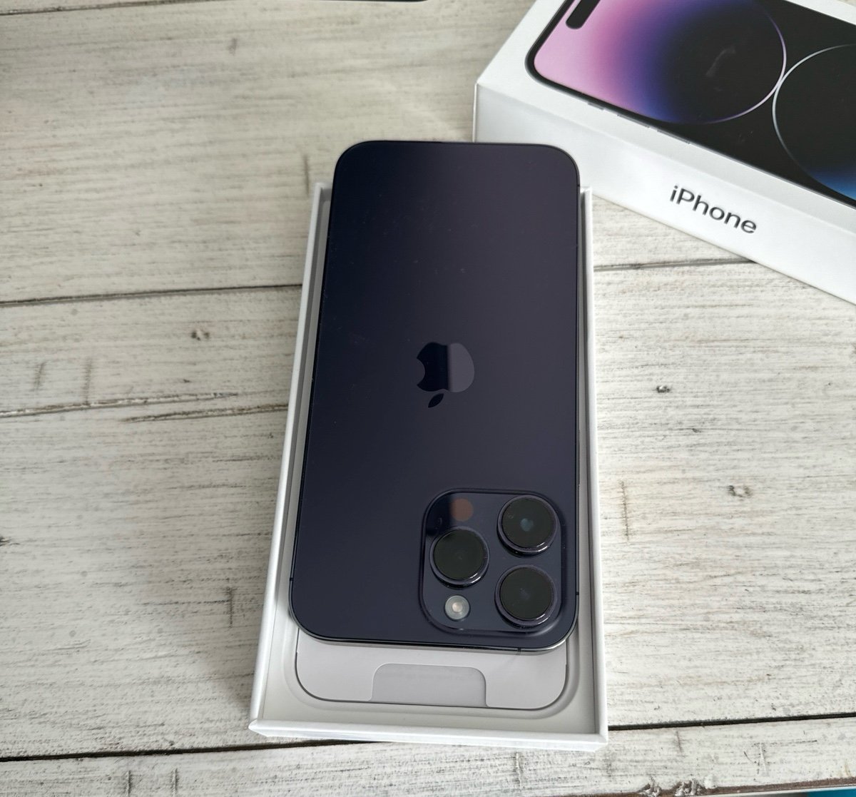 iphone 14 pro max phone 128GB with 20W Apple rapid charger 9C21