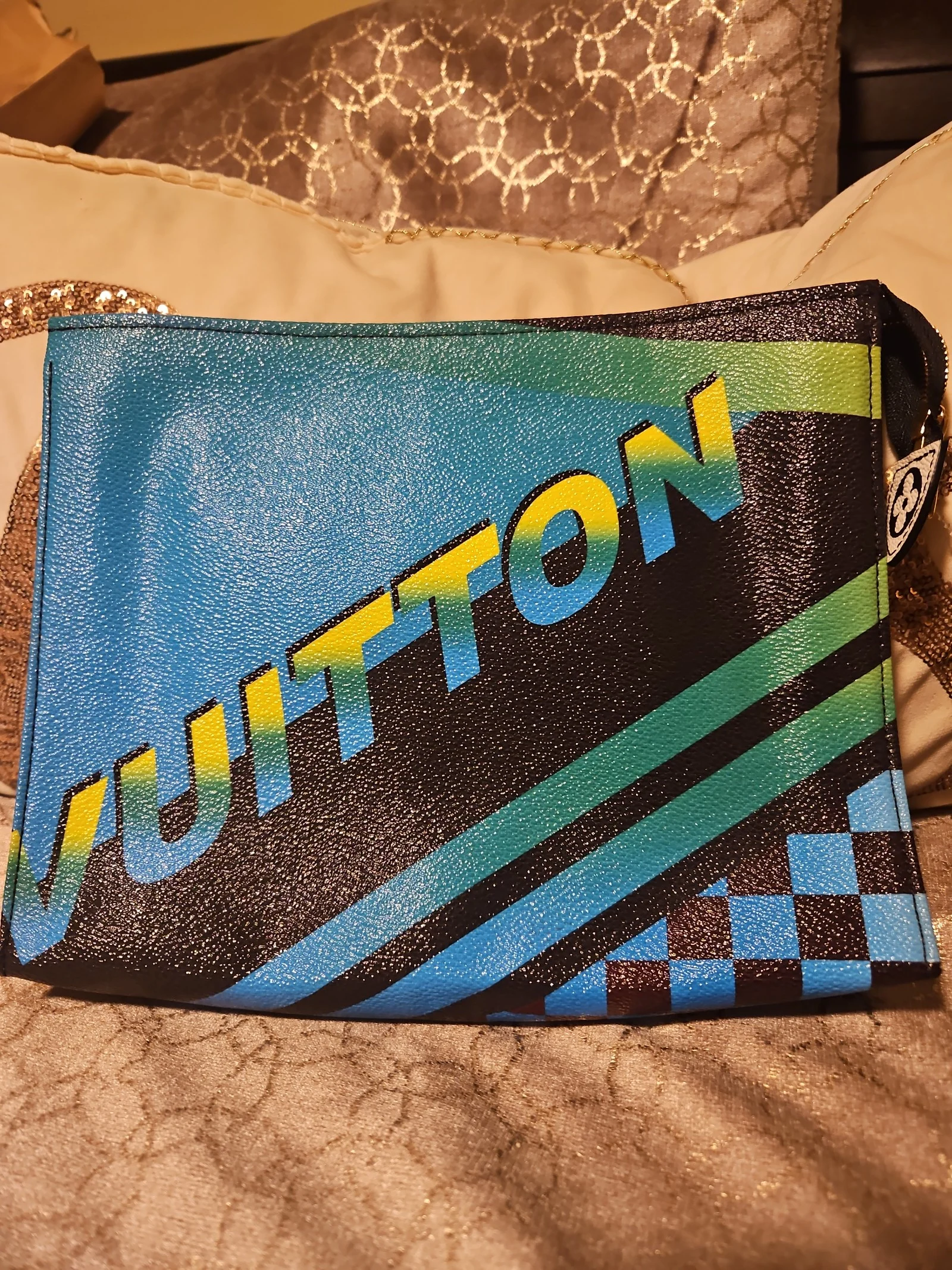 LOUIS VUITTON CLUTCH