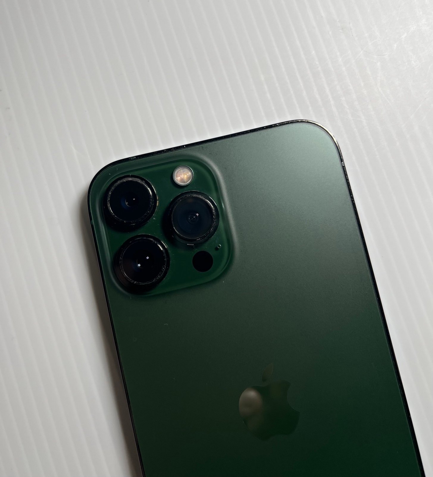 Apple iPhone 13 Pro Max 128 GB in Alpine Green - Unlocked - READ 1U72