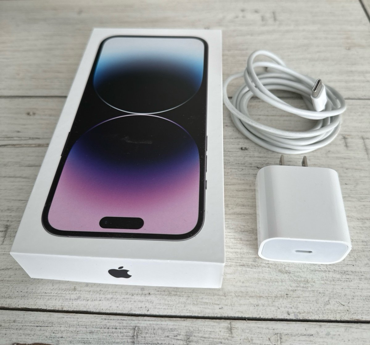 iphone 14 pro max phone 128GB with 20W Apple rapid charger 9C21
