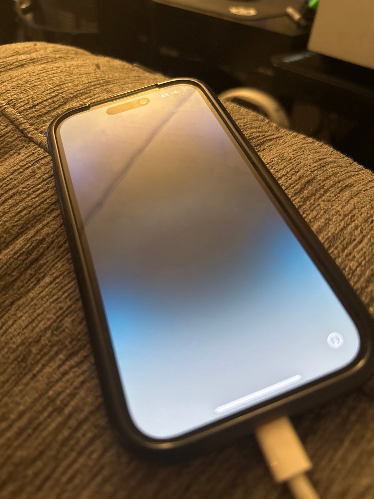 Apple iPhone 14 Pro 8E17