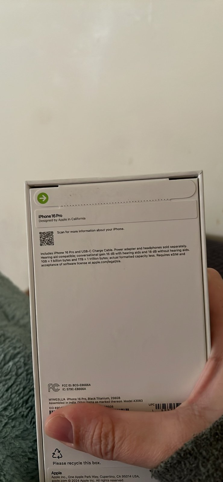 Apple iPhone 16 Pro 256GB Black Titanium (Carrier Unlocked) 8D72