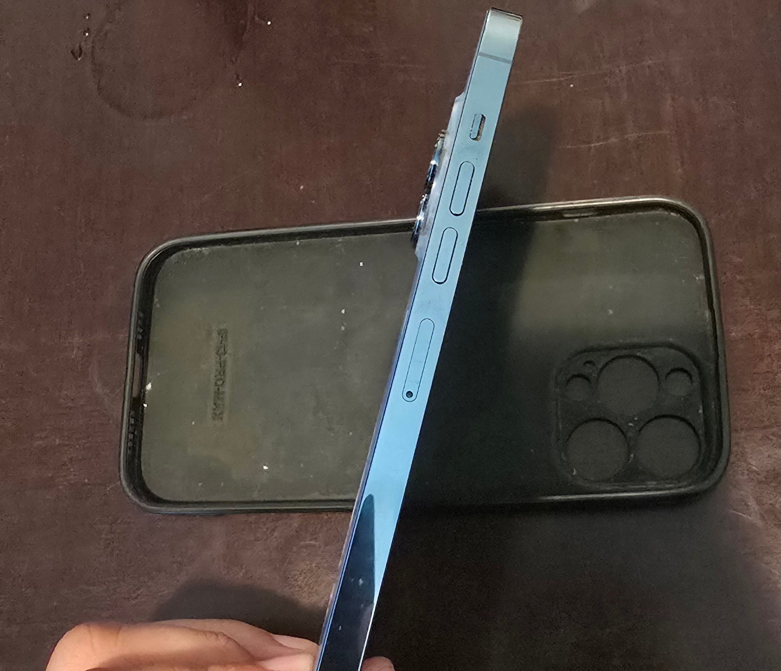 Apple iPhone 13 Pro Max 256GB Unlocked (Cracked Back)+Sony linkbuds 2Q66