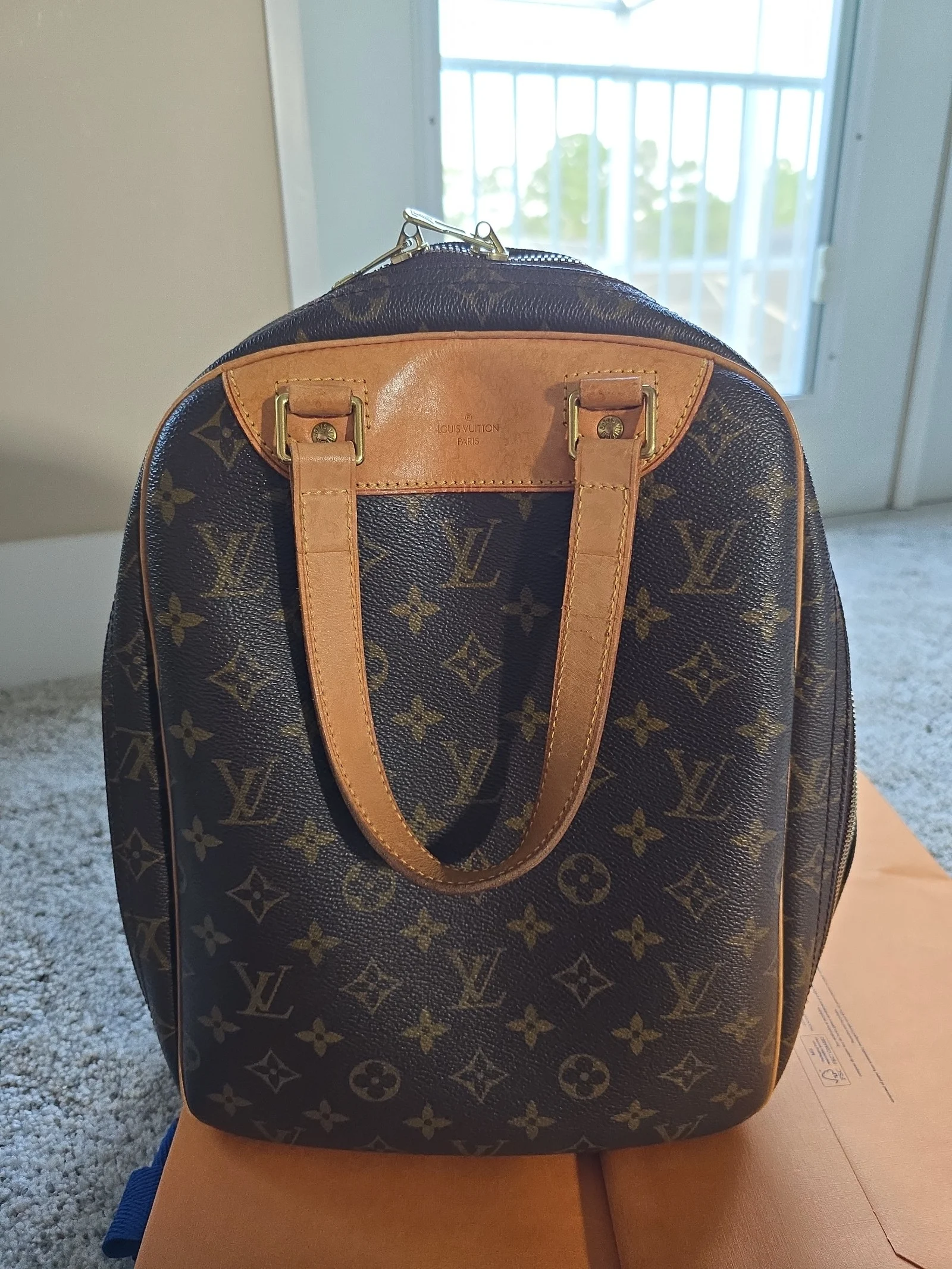 Louis Vuitton Excursion! Excellent condition!