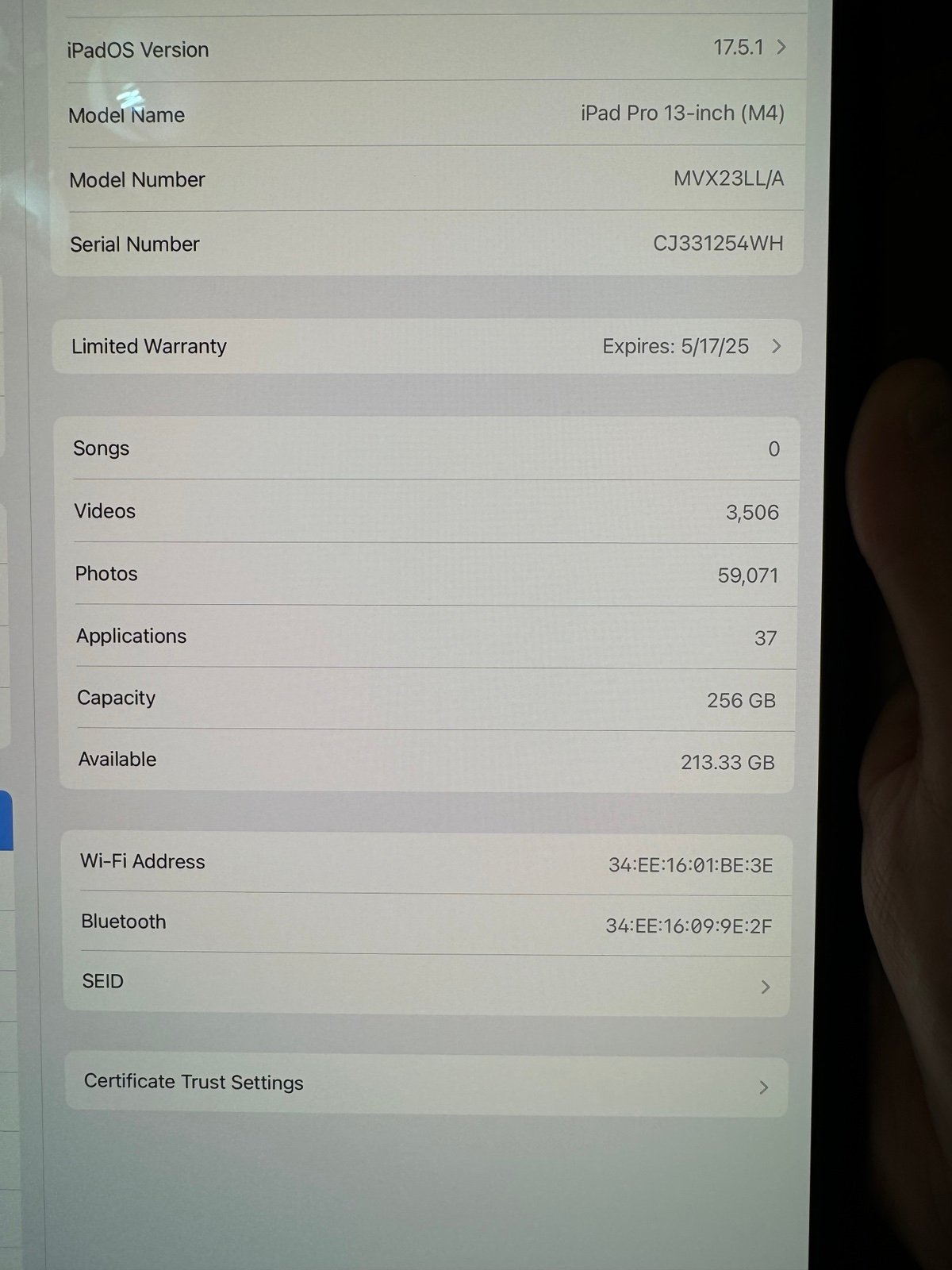 Apple iPad Pro 2024 M4 13” 256gb WiFi Model with Magic Keyboard and Apple Pencil 2P77