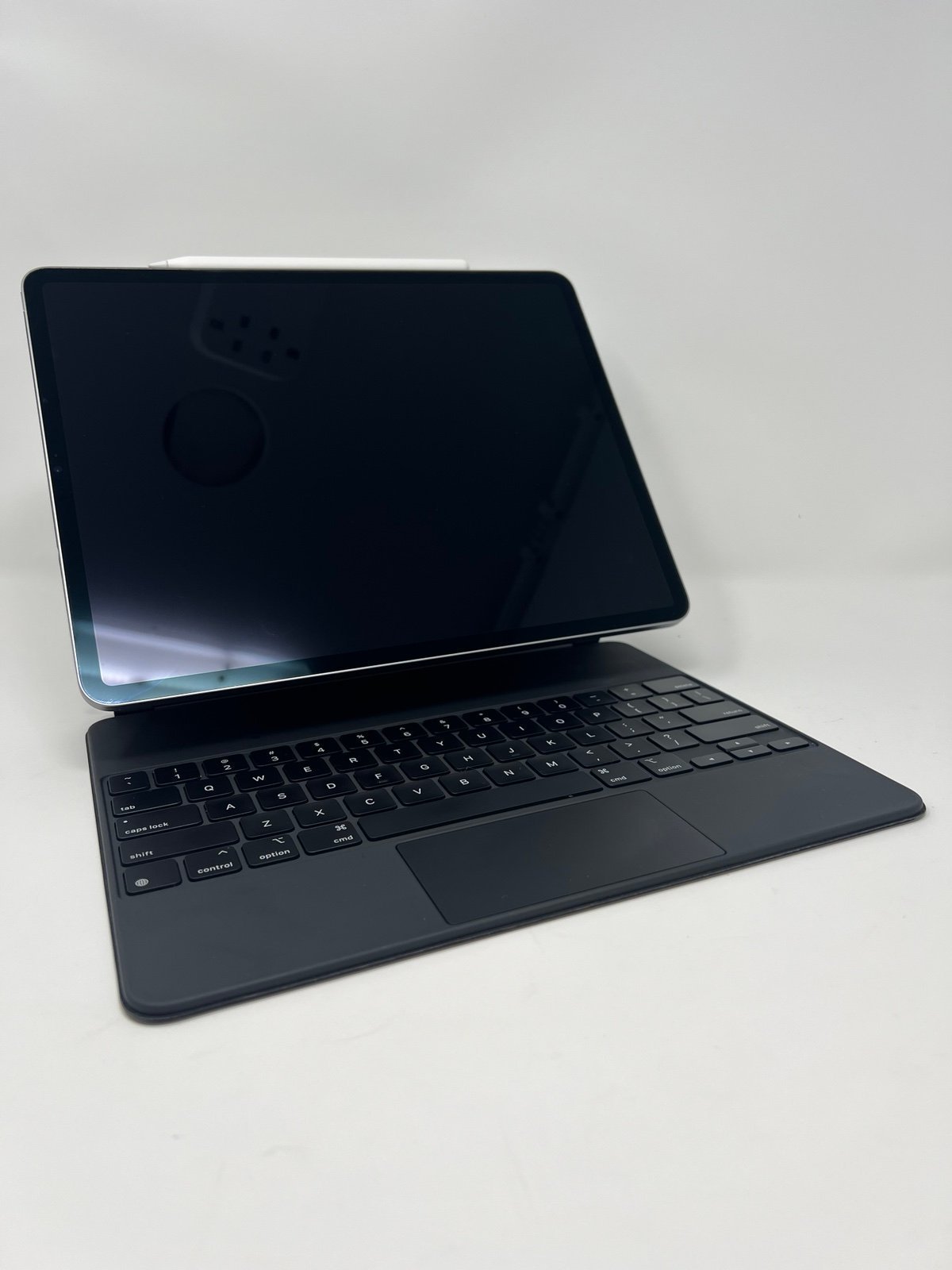 Apple iPad Pro 12.9” inch 6th Generation 1 TB in Space Gray 5E52