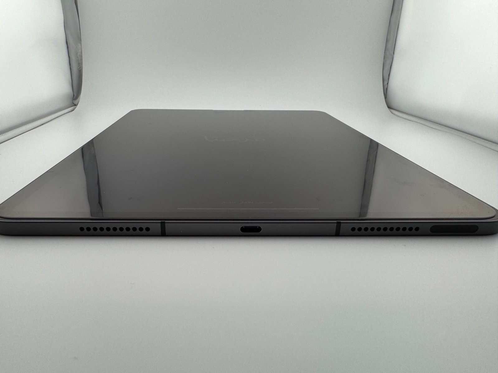 iPad Pro 12.9 inch 5th Gen 128GB (Cellular) Space Gray & Magic Keyboard 2W83