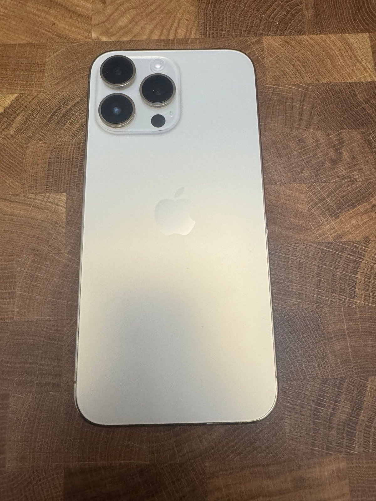 iPhone 14 Pro Max unlocked 2V82