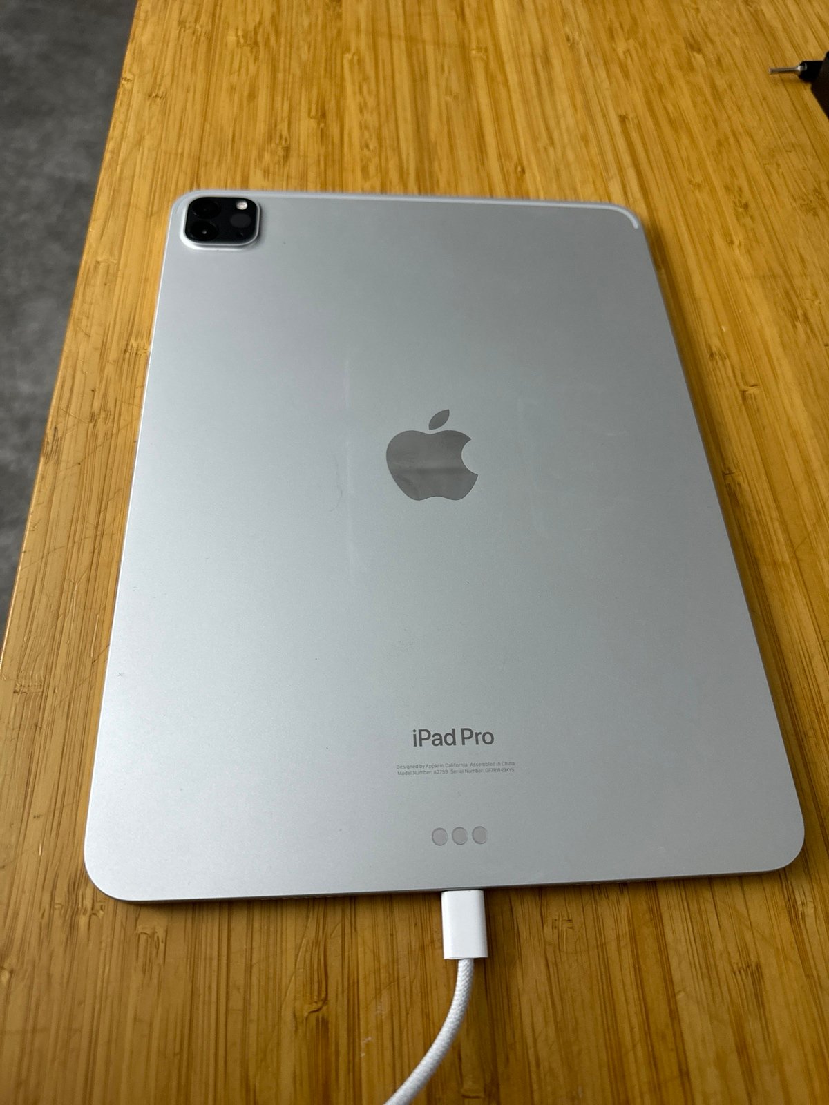 Apple iPad Pro 4th Generation 128 GB in Silver 5Z66