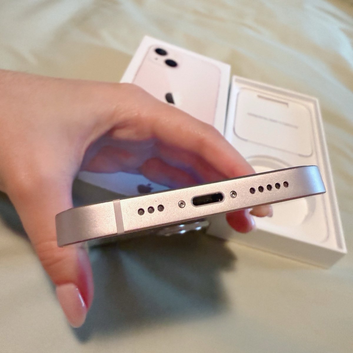 Apple iPhone 13 Pink 256GB Unlocked with Box 9H51