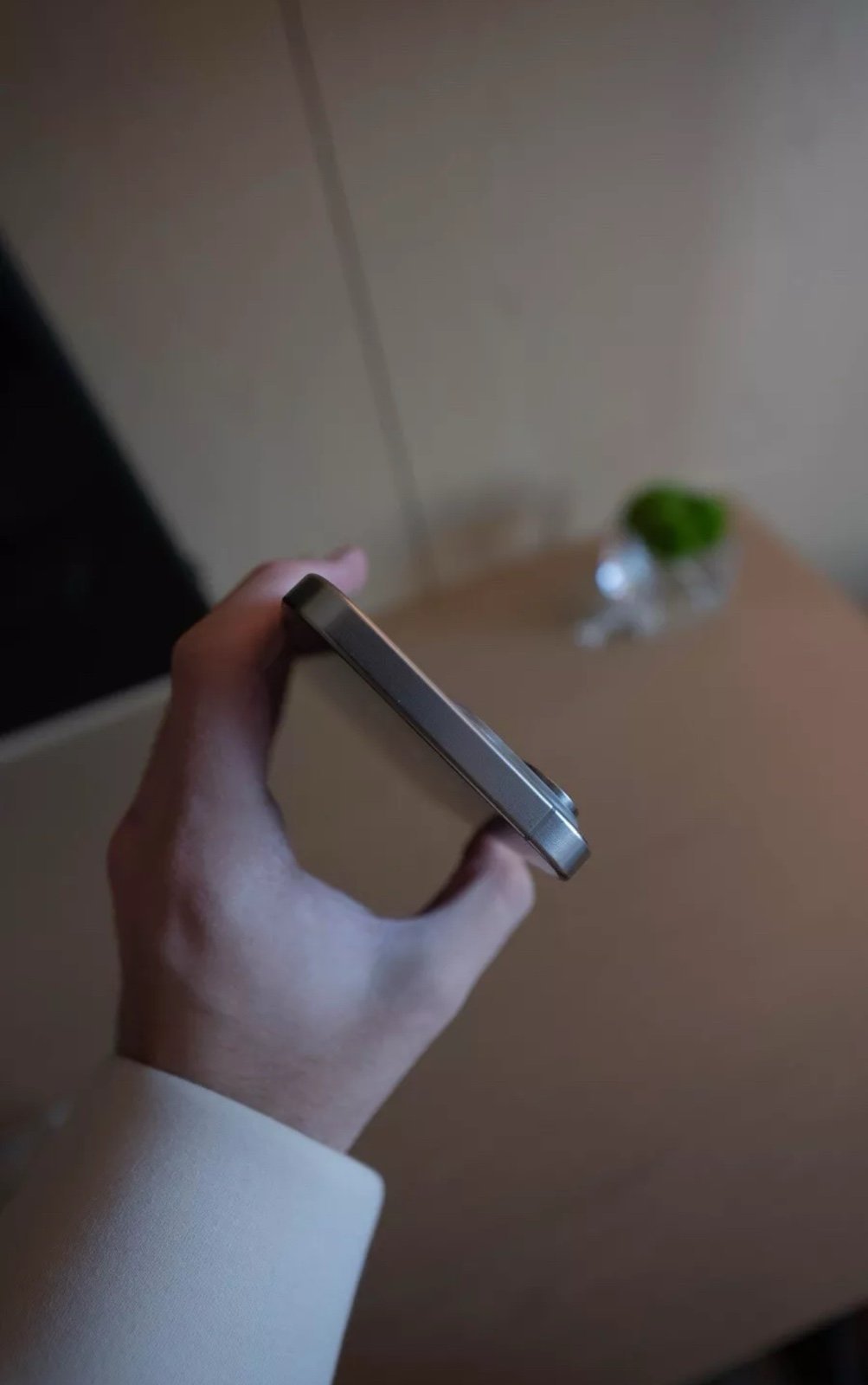 Apple iPhone 16 Pro Max 512GB natural Titanium unlocked 1H19