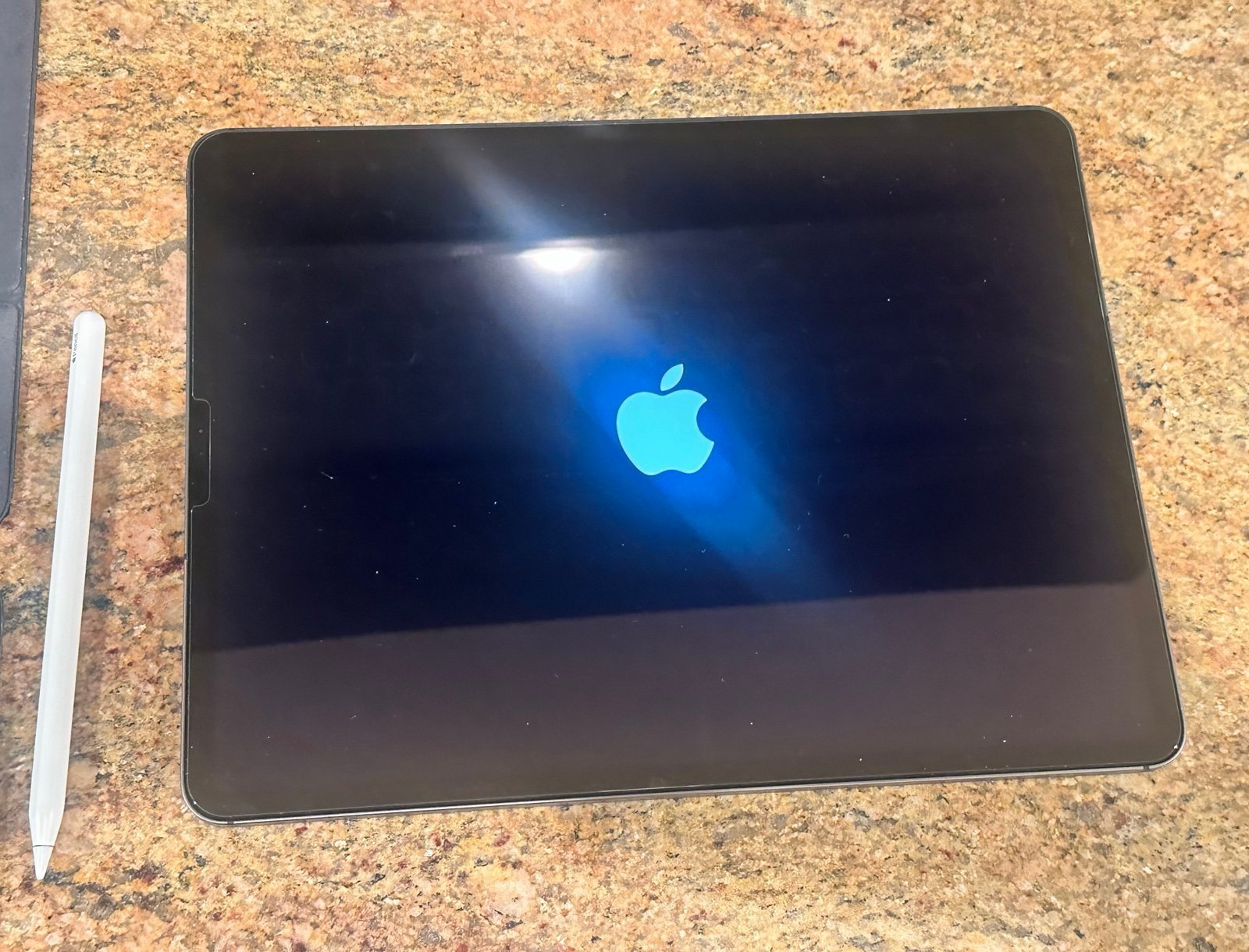 ***Bundle***iPad Pro 3rd generation 12.9” Space Gray 256 GB *****Cellular******* 3B21