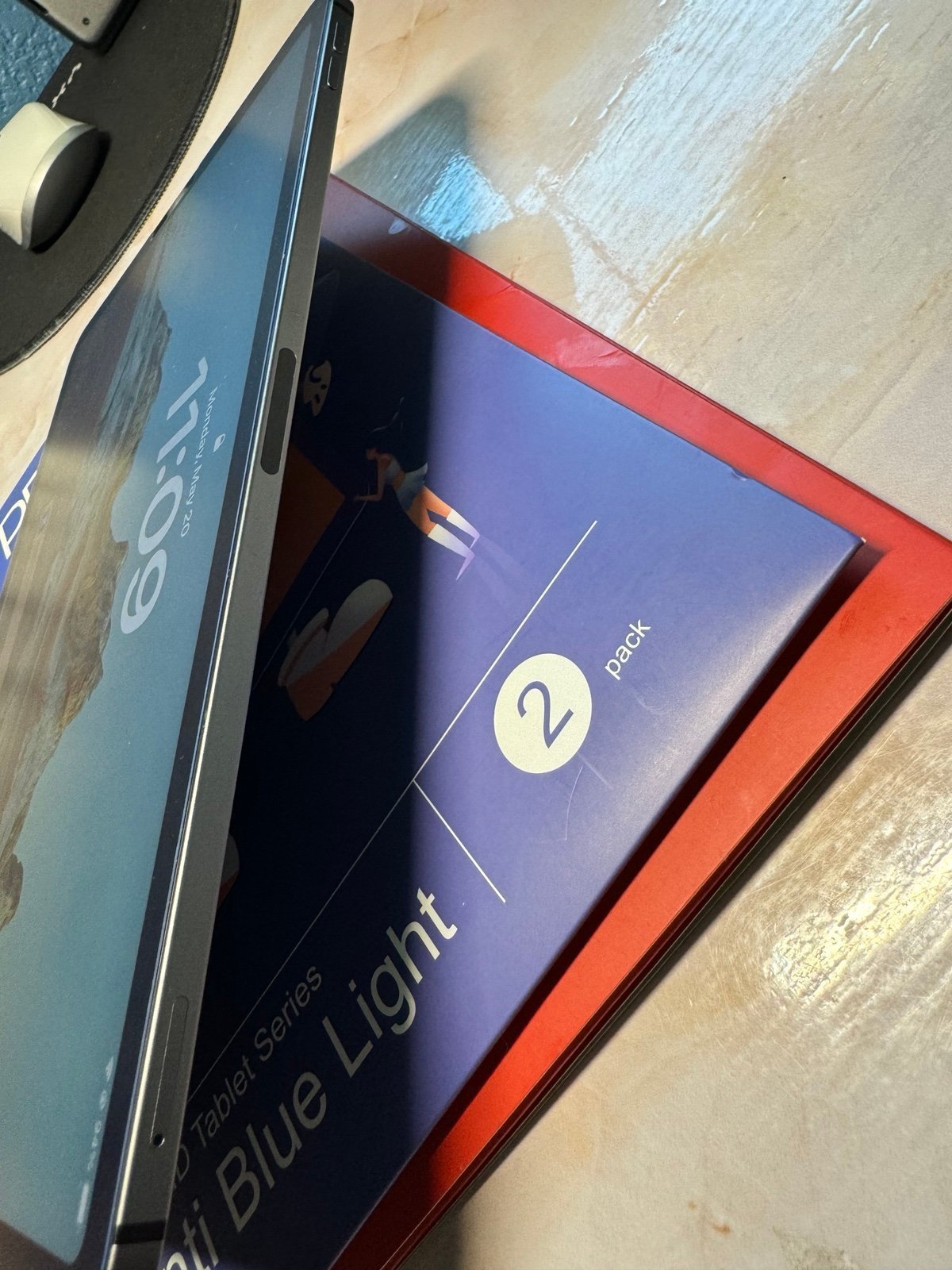 iPad Pro 2nd generation Space Gray 256 GB (celluar) --read 1O66