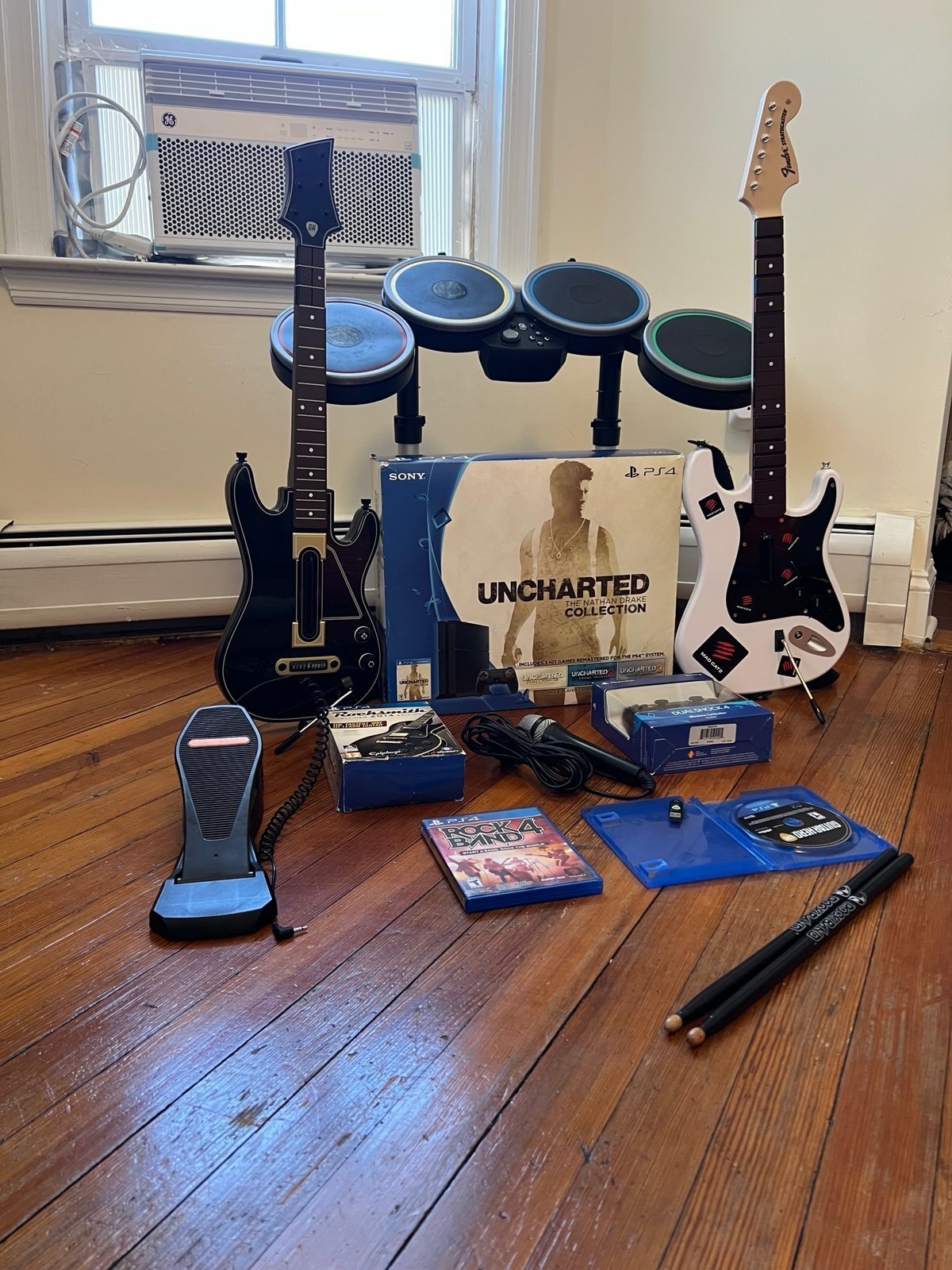 Rock Band 4 PS4 Wireless Bundle fender Guitar Drums Mic Console  PS5 PlayStation 7V37