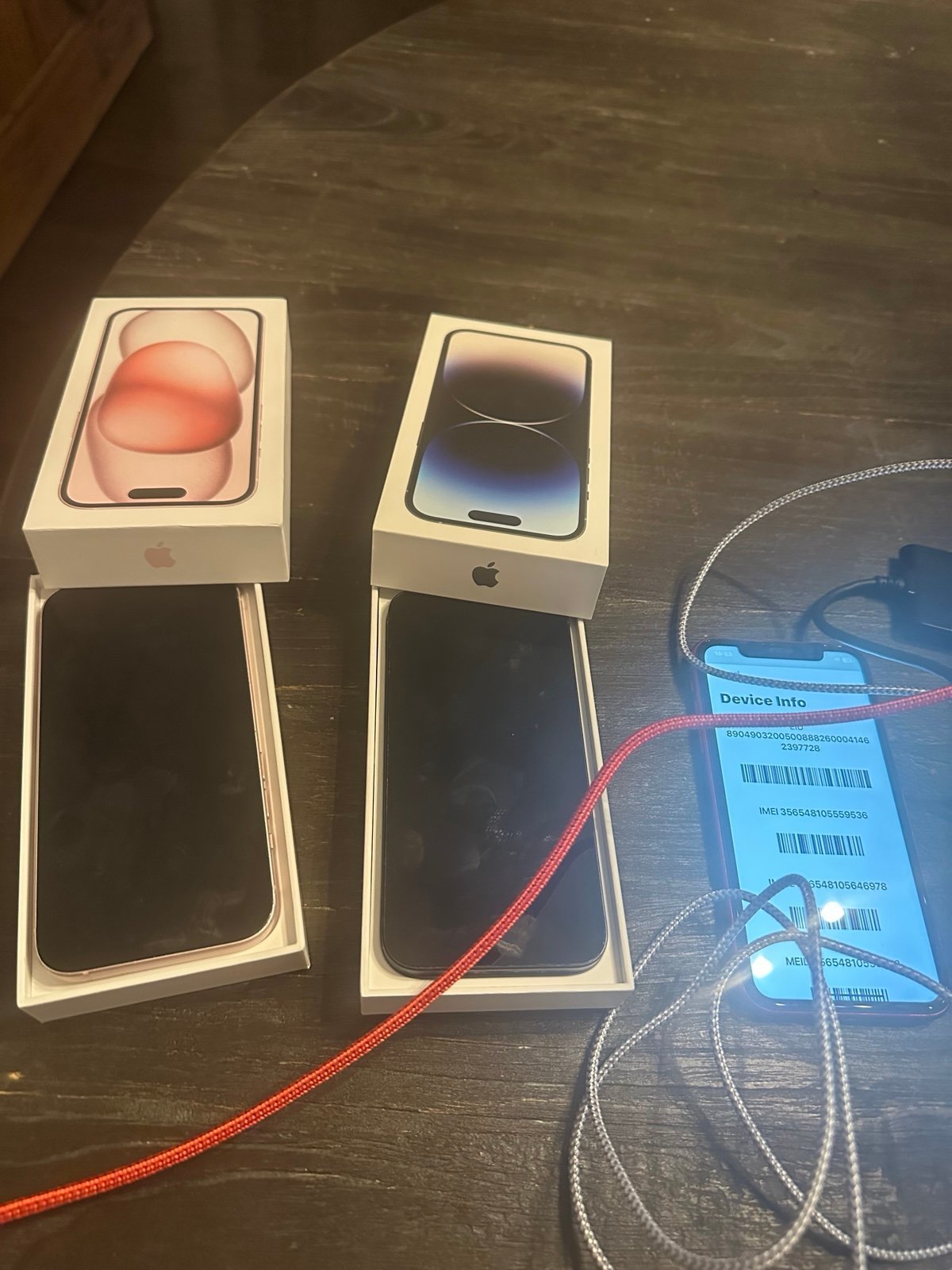 3 iPhones for parts or fix? 1W36