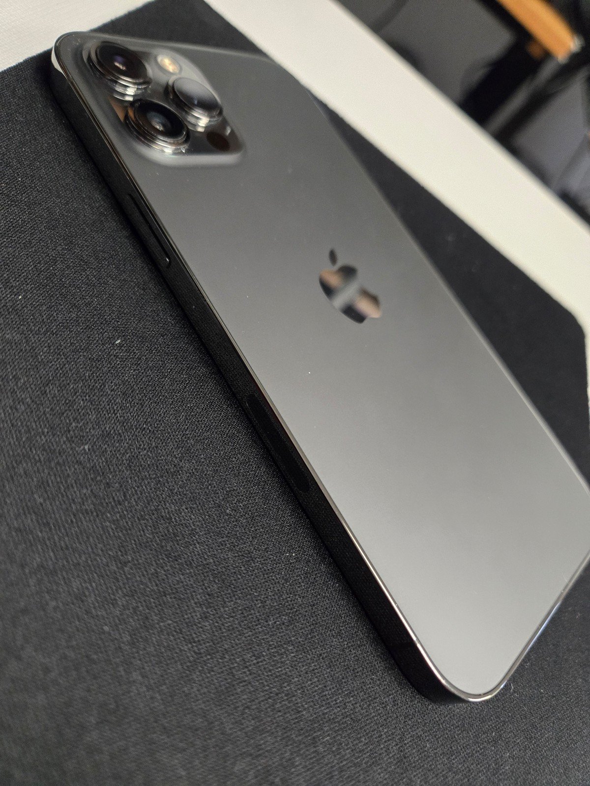 Apple iPhone 12 Pro Max 128 GB in Graphite for Unlocked 1G67