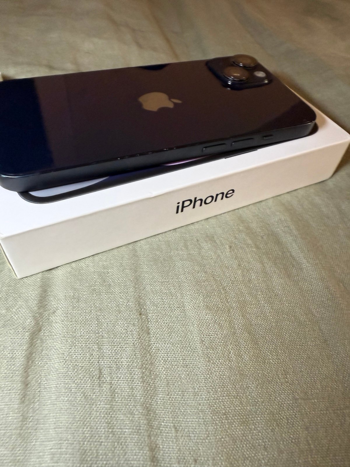 iPhone 14 Unlocked 128GB 6D83