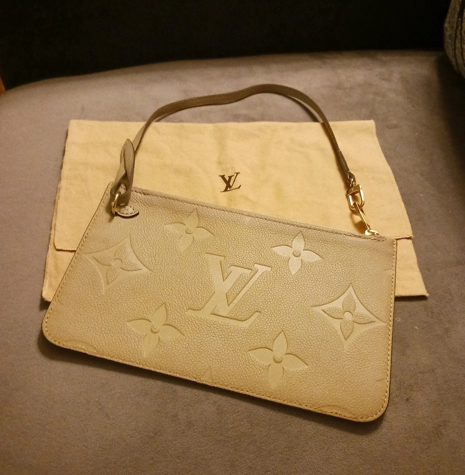 ✅️Authenticated Louis Vuitton 2021 Giant Monogram Neverfull Pochette❤️