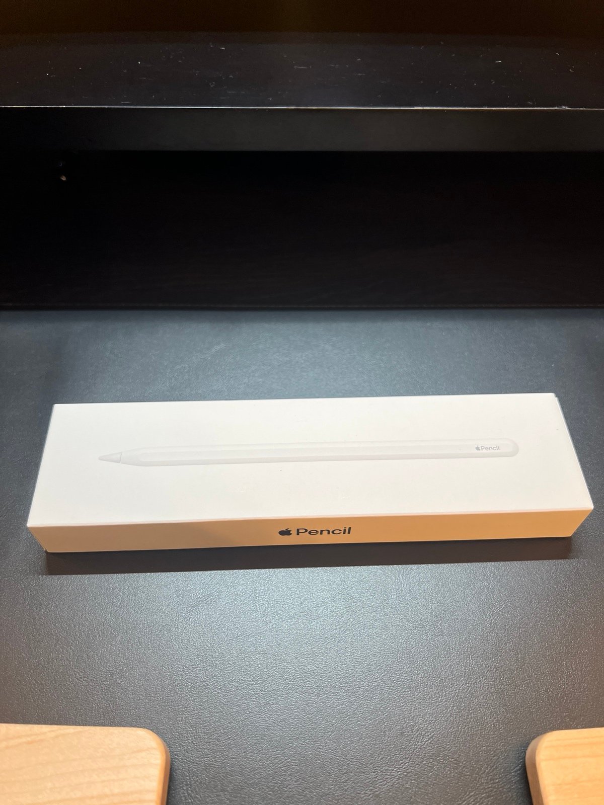 Apple iPad Pro 3rd Generation 256 GB and Apple Pencil 2 9W77