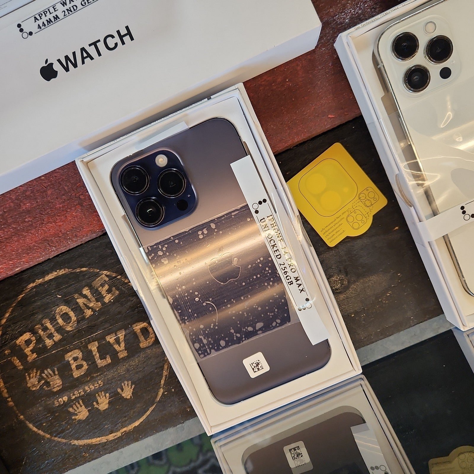 Apple iPhone 14 Pro Max 128 GB in Deep Purple for Unlocked 9Q35