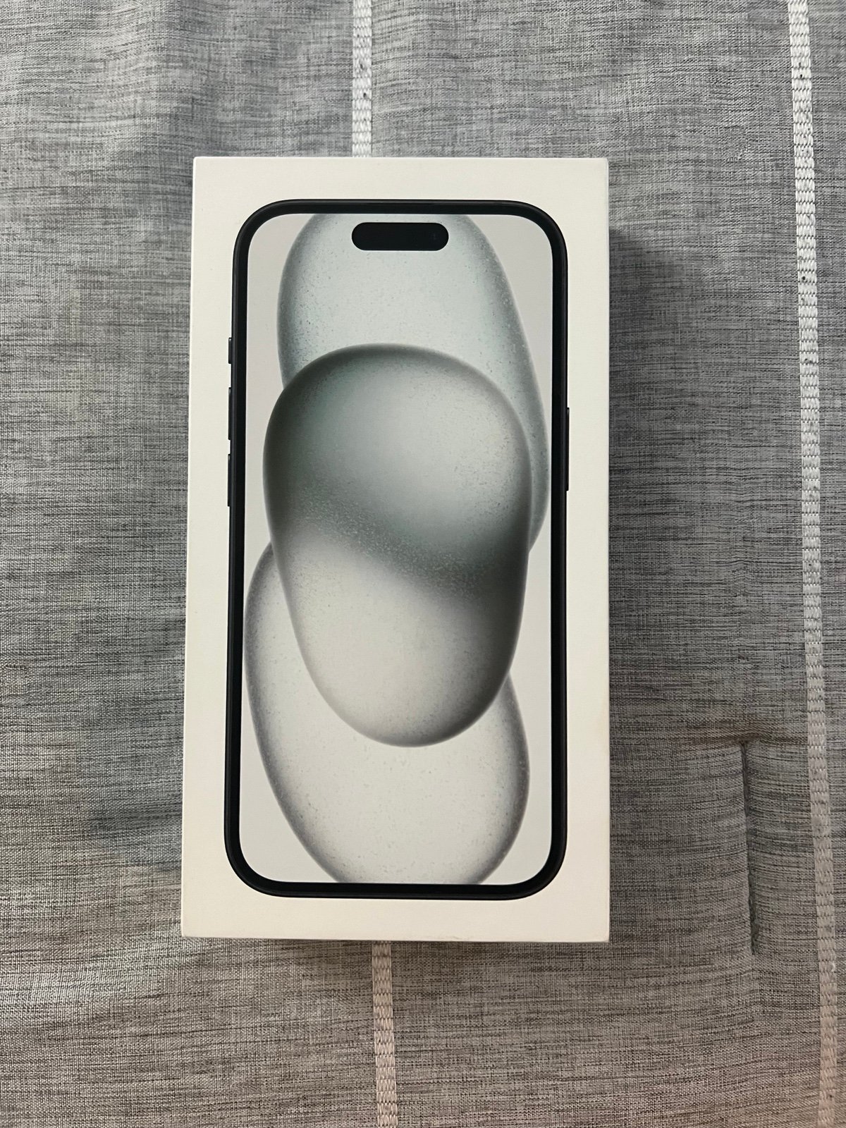 Apple iPhone 15 128 GB in Black 7W95