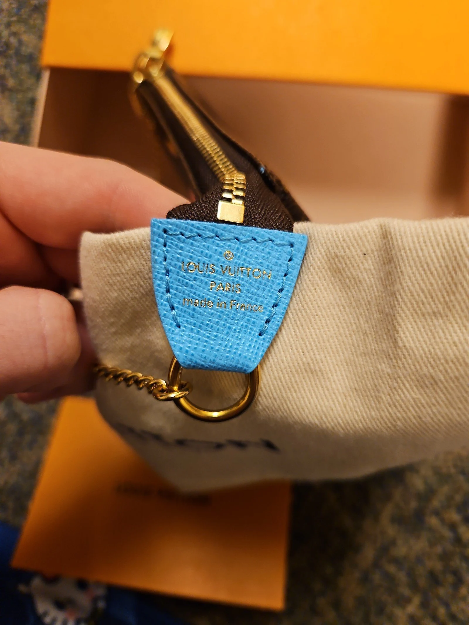 Louis vuitton mini pochette accessoires christmas animation 2022