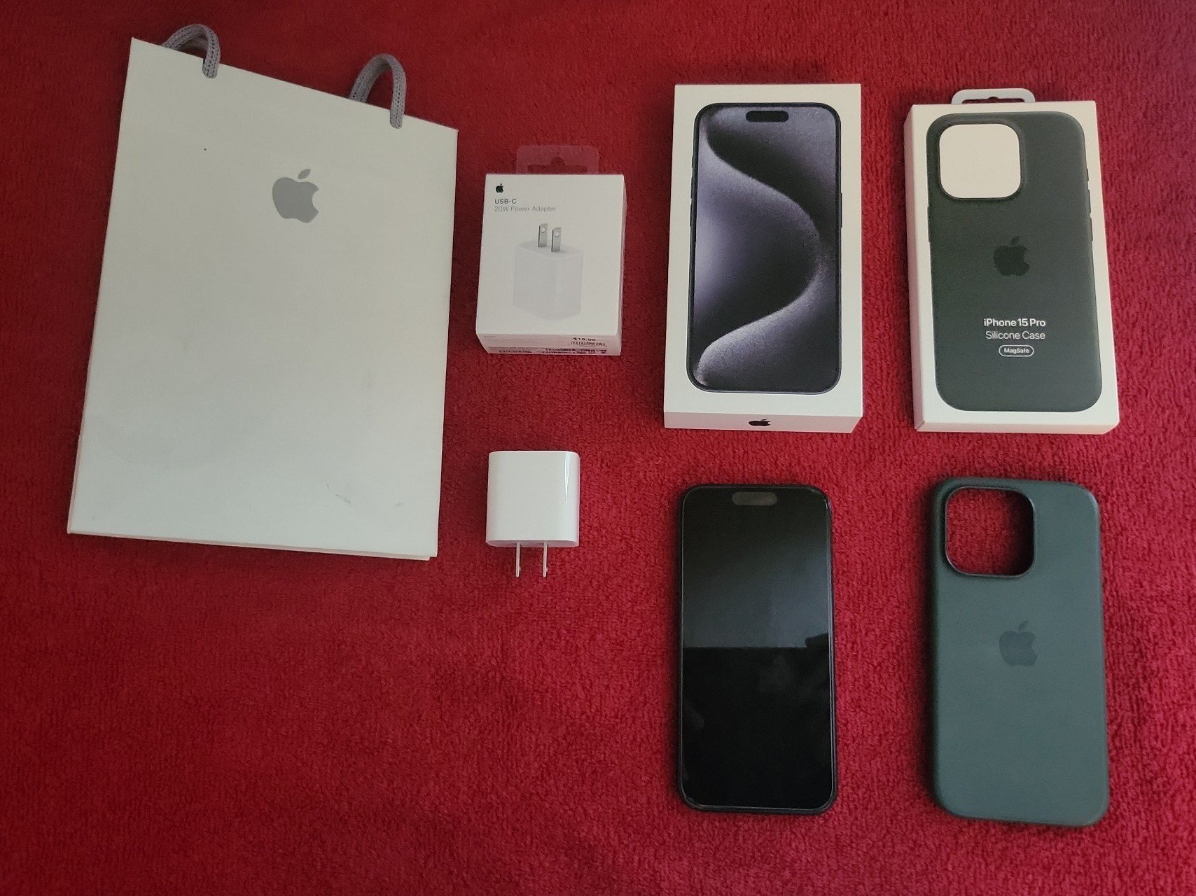 Apple iPhone 15 Pro Unlocked + Max Extras 9X31