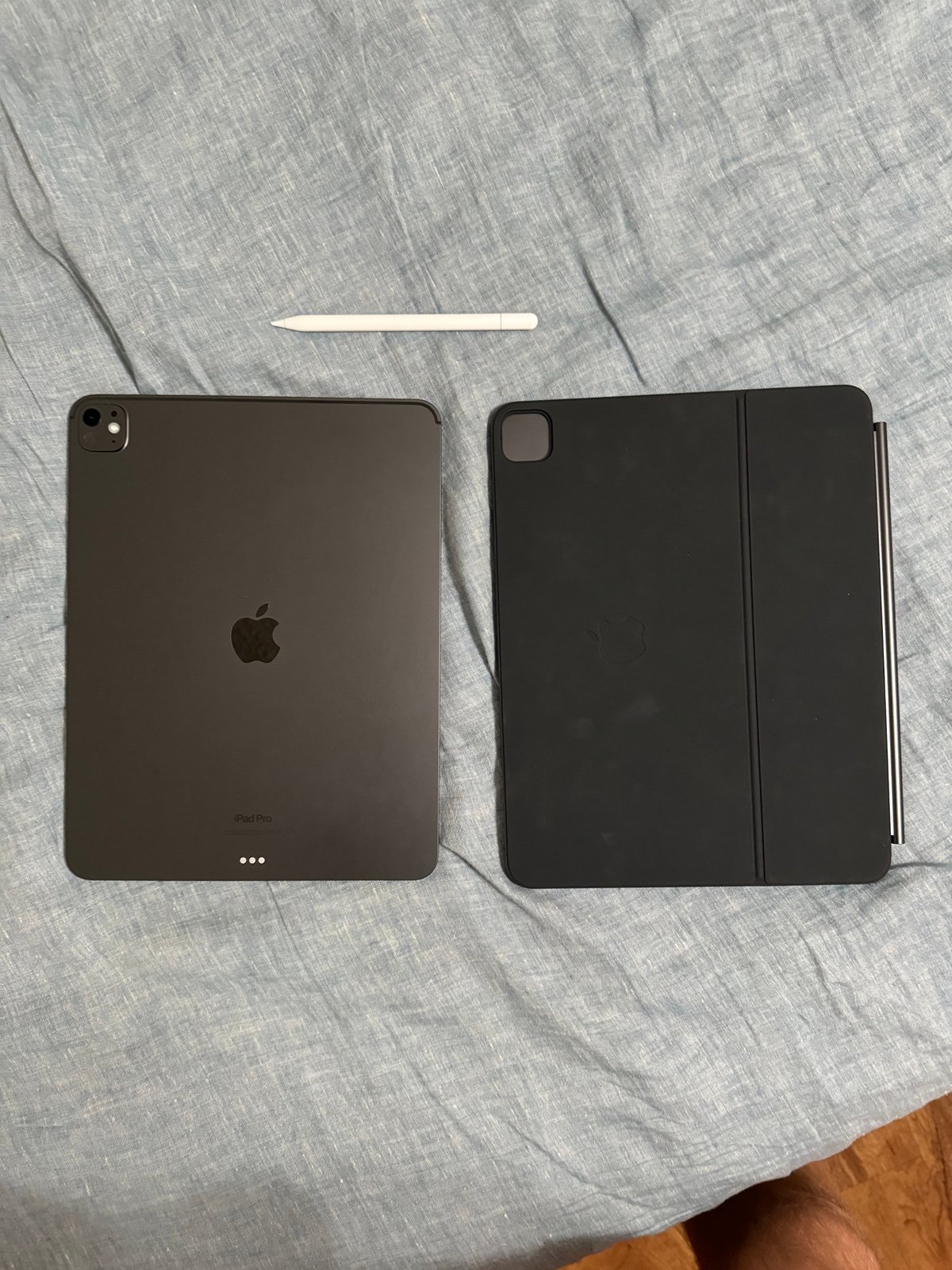 Apple iPad Pro 2024 M4 13” 256gb WiFi Model with Magic Keyboard and Apple Pencil 2P77