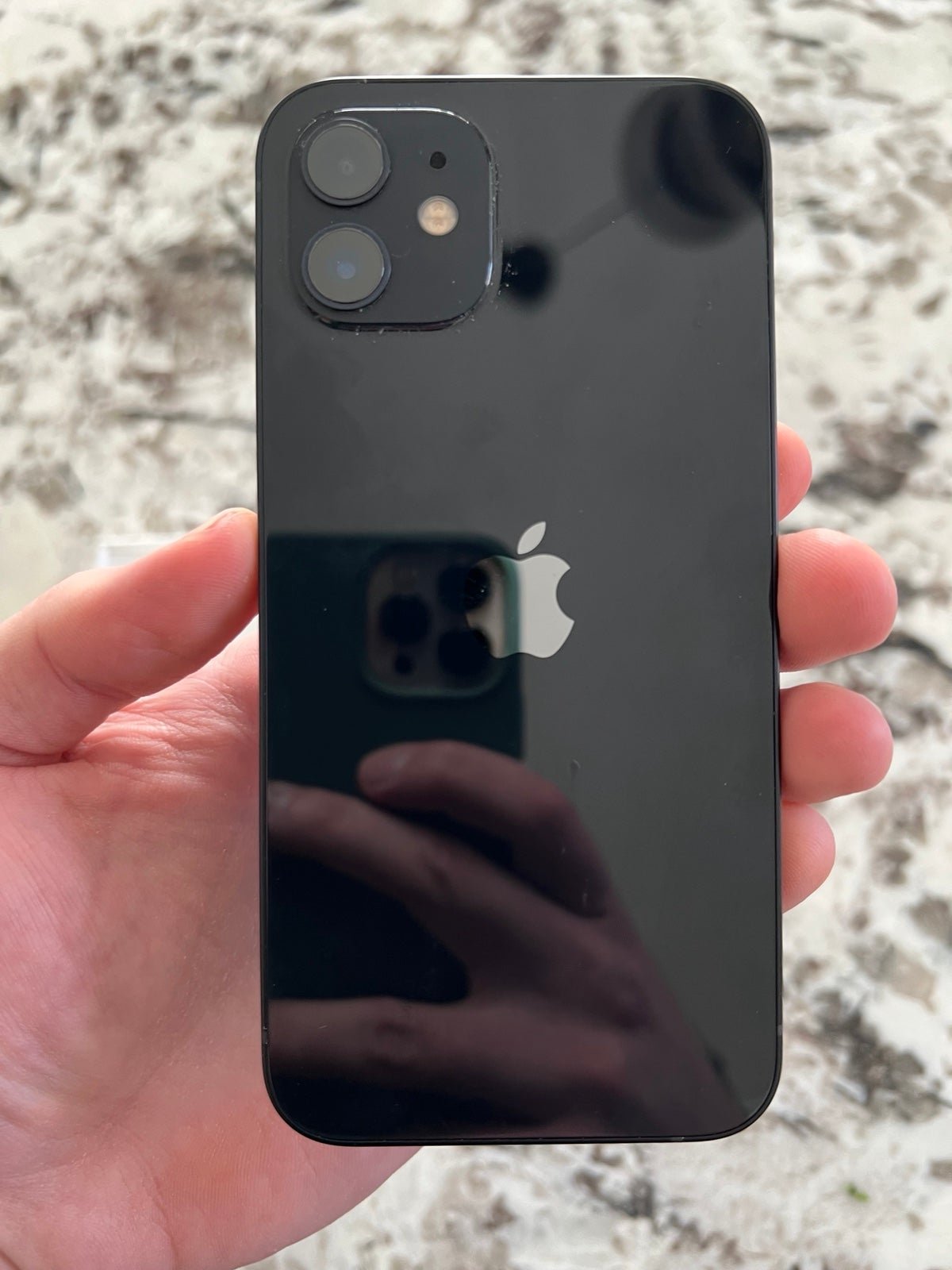 Apple iPhone 12 64 GB in Black for Unlocked 2J32