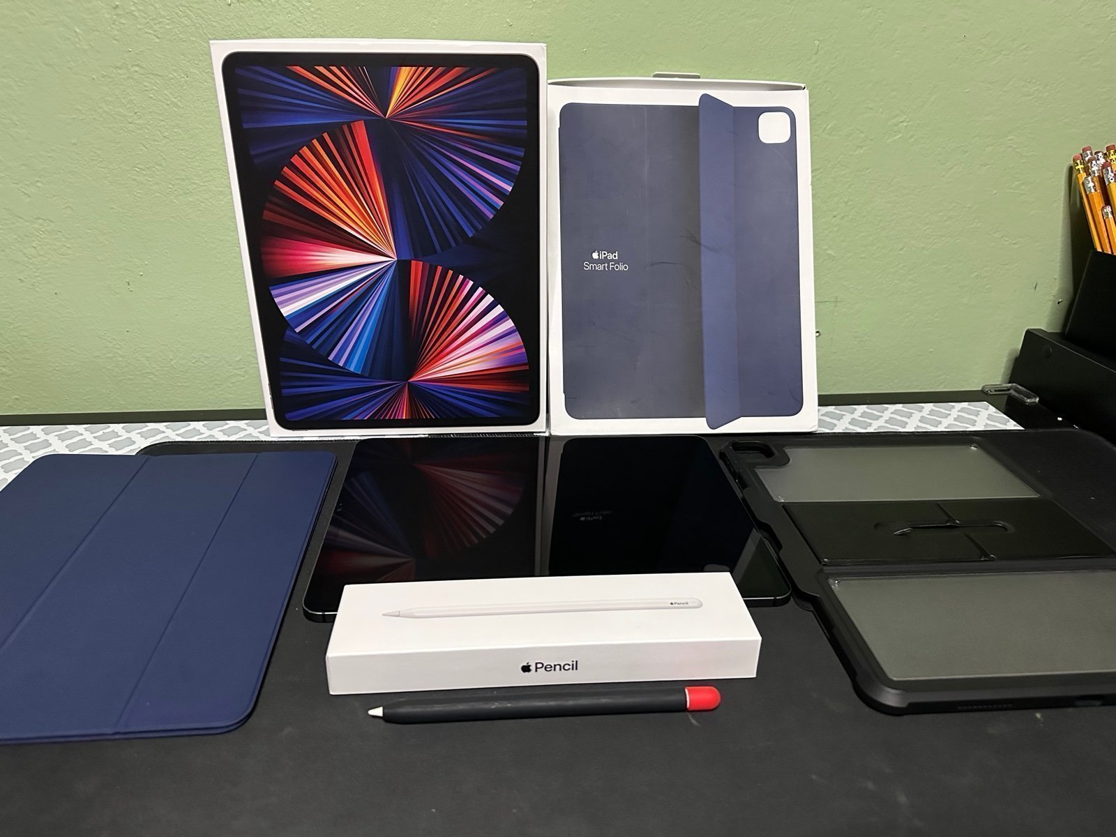 IPad Pro 5th Gen 12.9in/M1/1TB/Wi-Fi+5G/Pencil/Smart Folio/case 6S56