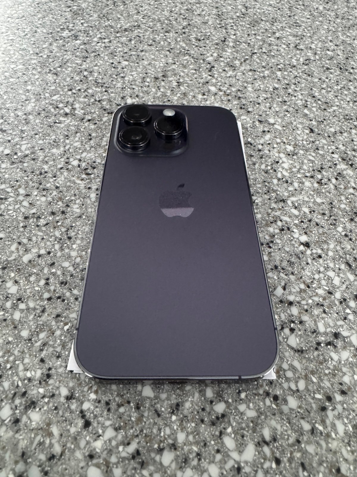 Apple iPhone 14 Pro 128 GB Deep Purple Unlocked 3R59