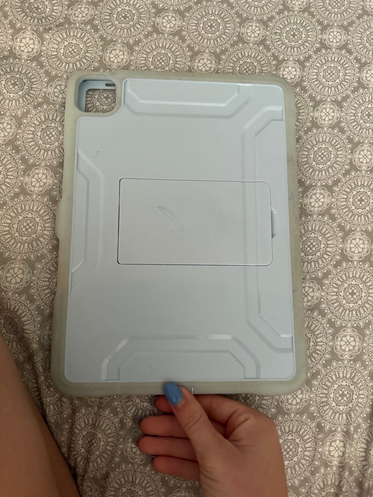 Apple iPad Pro 3rd Generation 256 GB in Silver and Apple Pencil 7A77