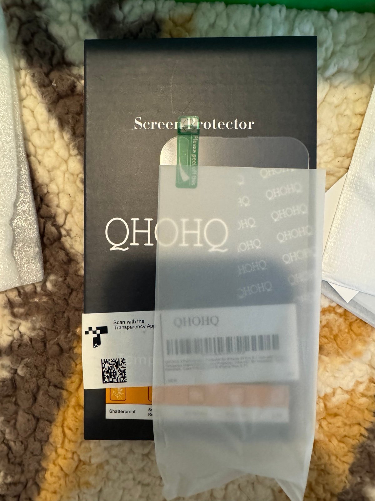 iphone14 pro with 4 Apple Cases and 2 Tempered Glass Screen Protectors 9O83