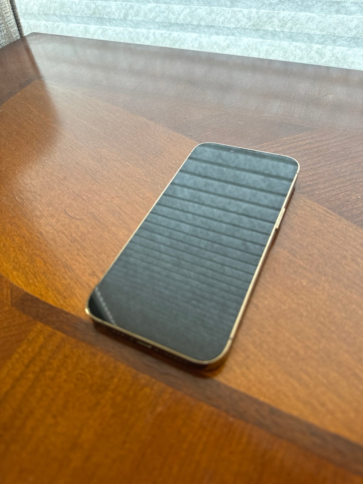 Apple iPhone 13 Pro 128 GB in Gold for Unlocked 8K11