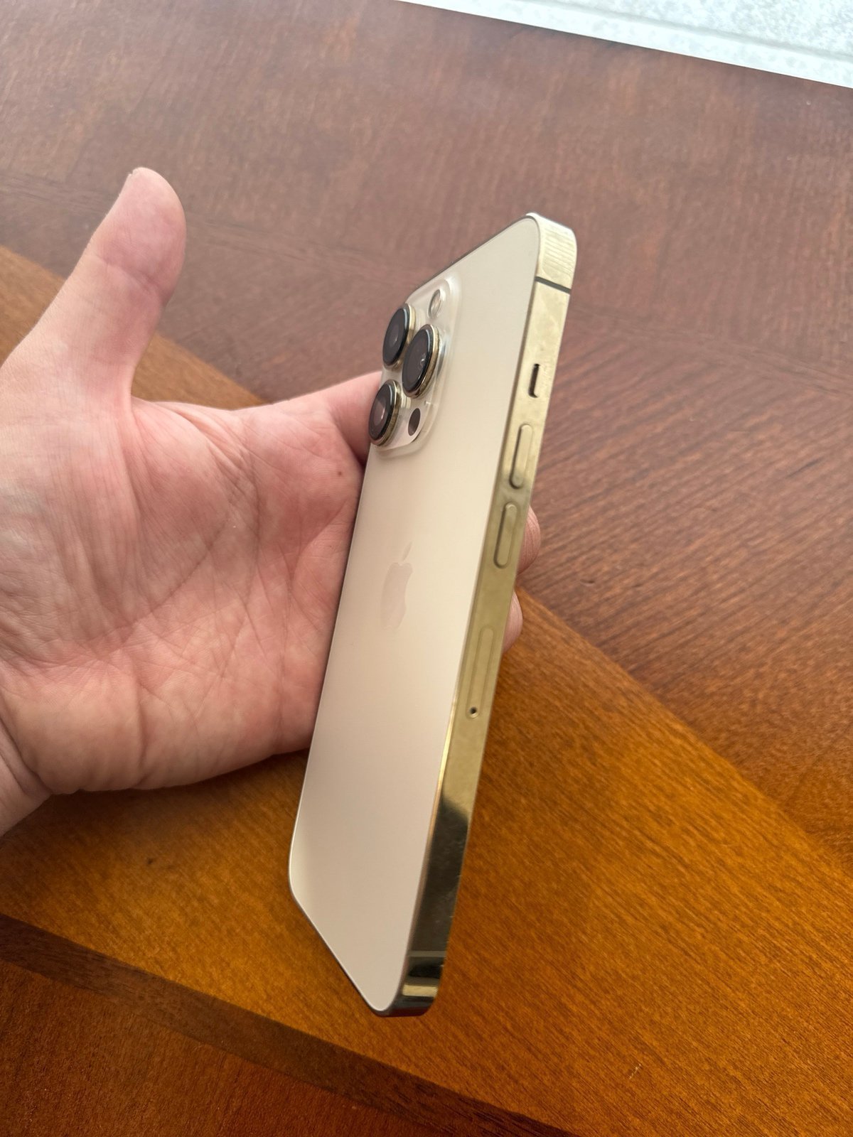 Apple iPhone 13 Pro 128 GB in Gold for Unlocked 8K11