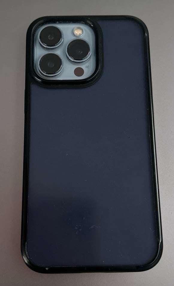 I phone 13 pro & case 3K17