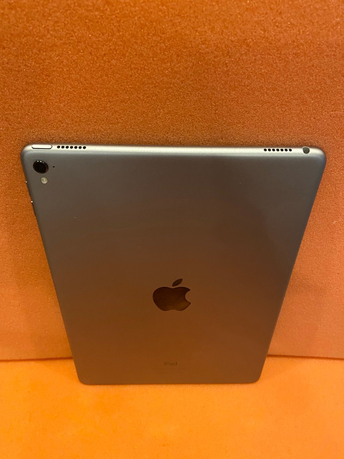 Lot of 2 Apple iPad Pro 1st Gen 9.7” Tablet - 32GB - Newest iOS 16 - Fast Ship 3H89