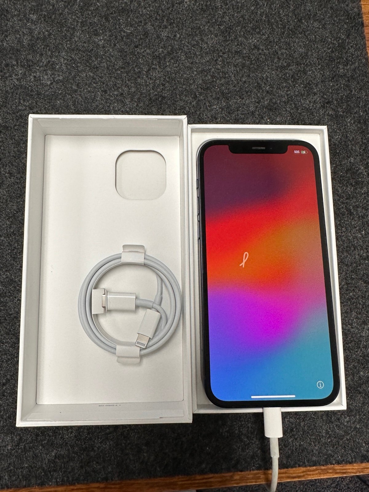 Apple iPhone 12 unlocked 64 GB 3S66