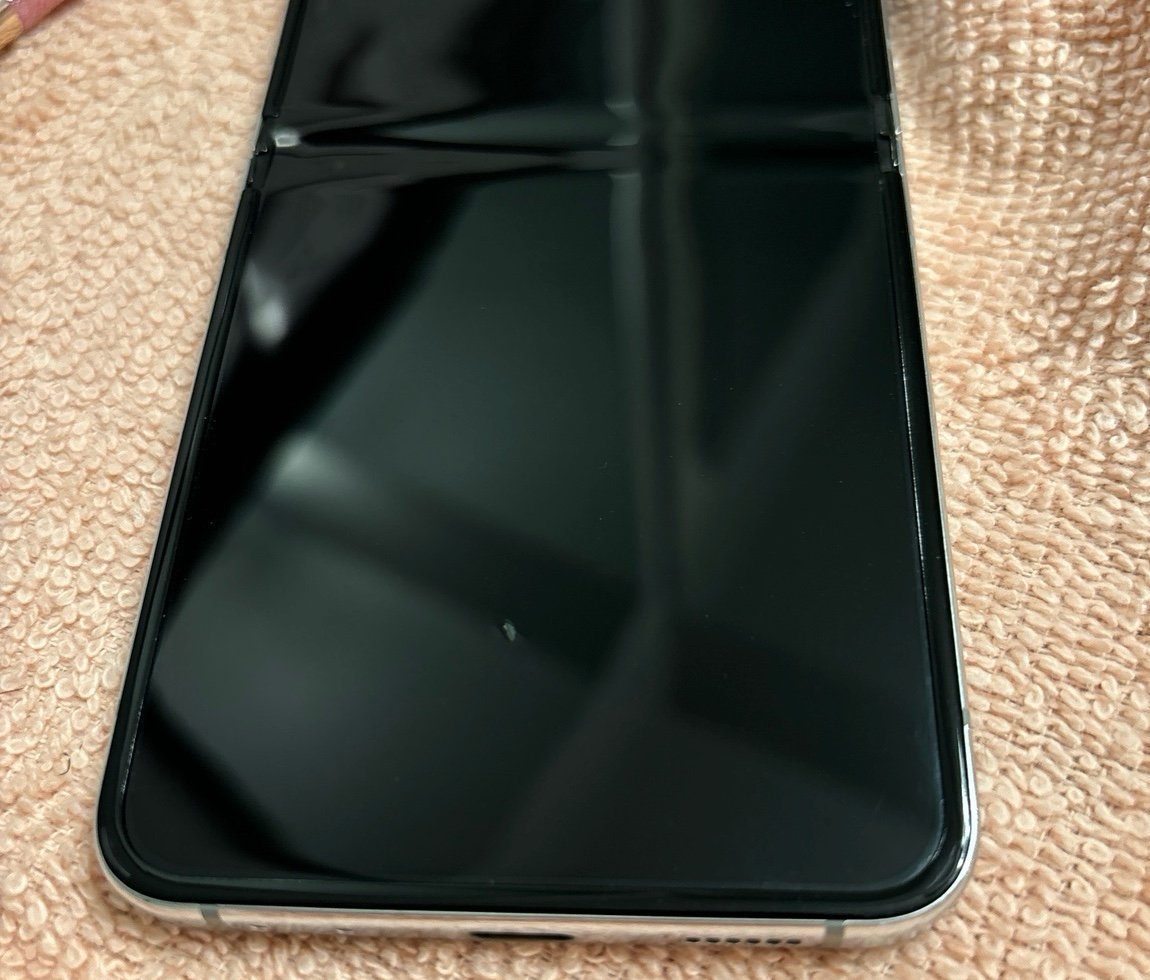 Samsung zflip 5 6U37