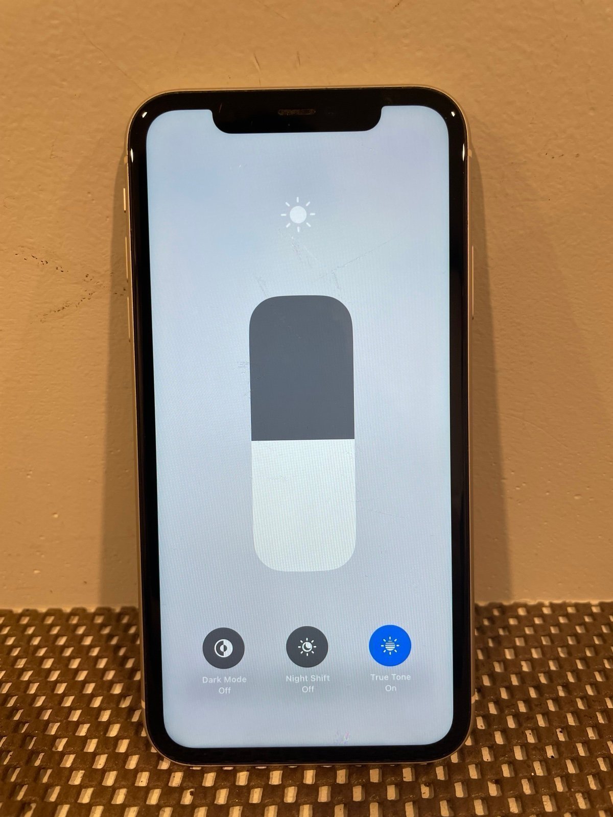 iPhone 11 White 64 GB unlocked. 1V31