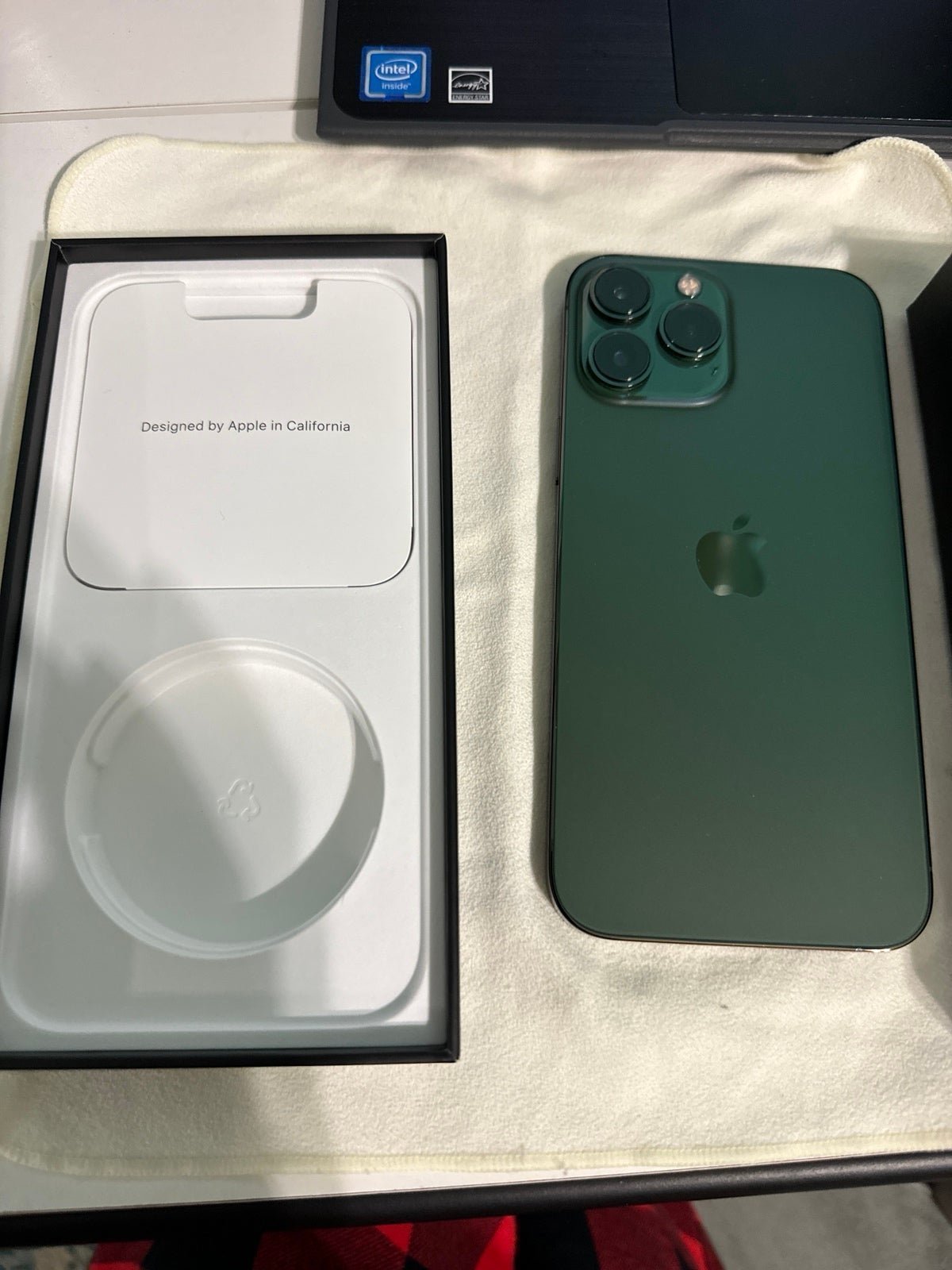Apple iPhone 13 Pro Max 256 GB in Alpine Green for Unlocked 8X79
