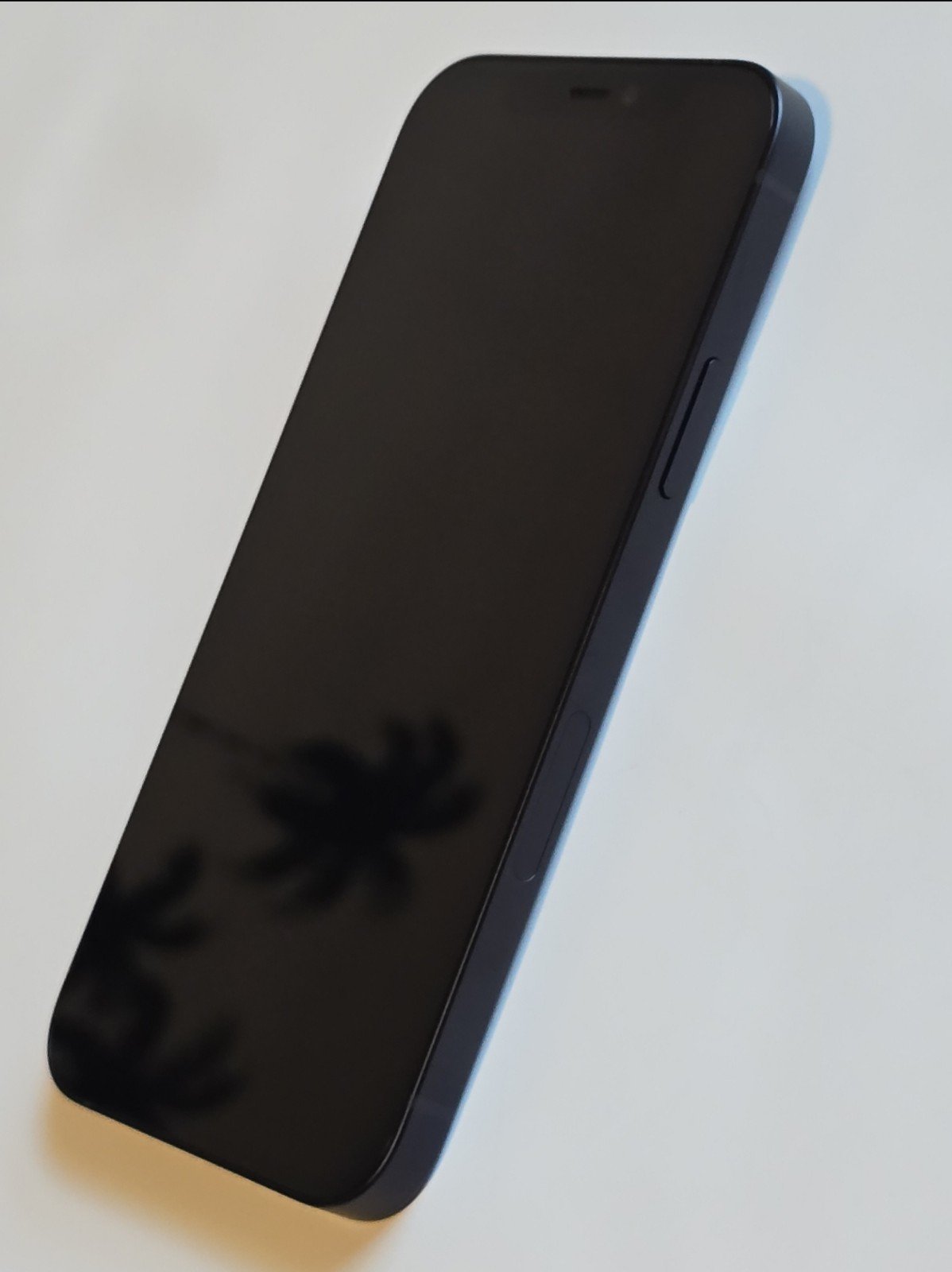 Cricket Wireless iPhone 12 5G 128GB Midnight Black 7E53