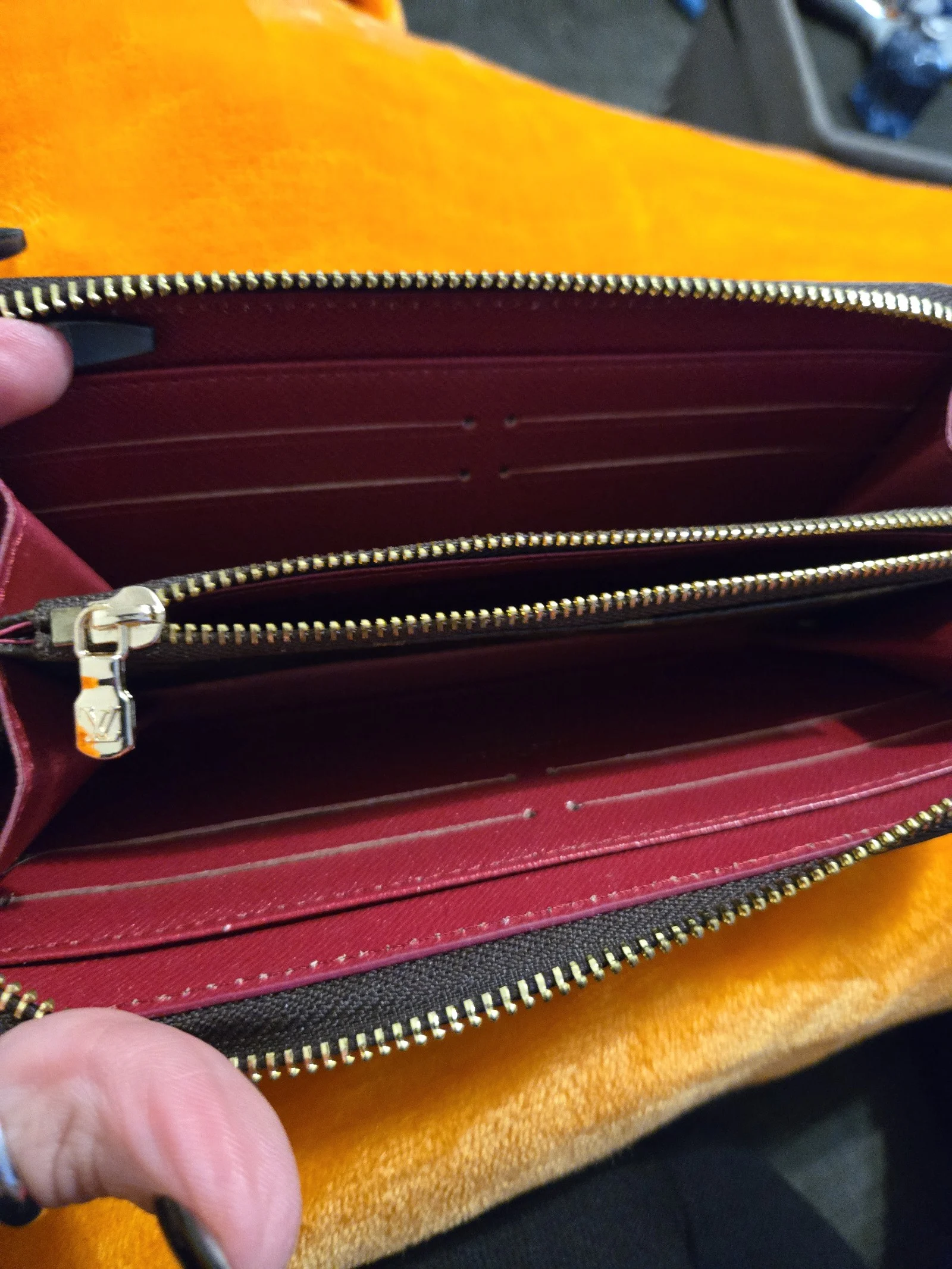 Louis Vuitton LV Zippy Wallet Purse Monogram Fuchsia M60742