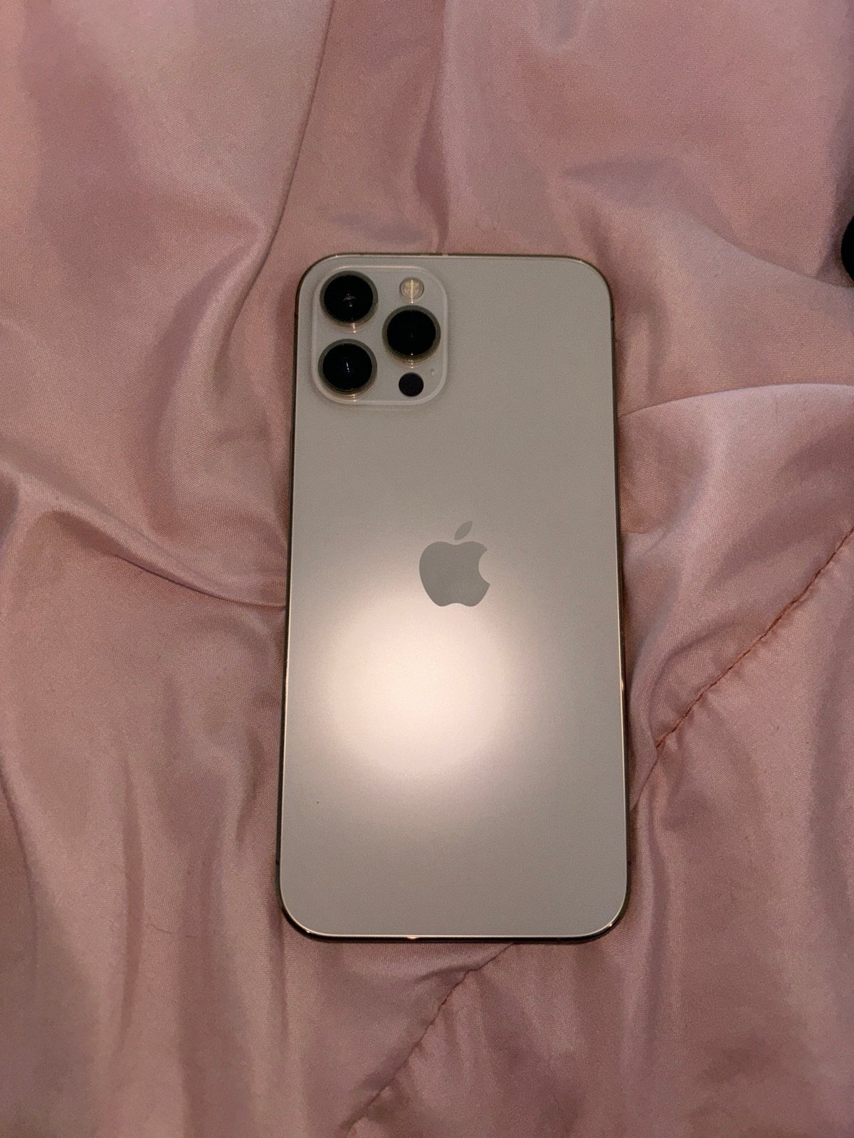 Apple iPhone 12 Pro Max 128 GB in Gold for AT&T 3M12