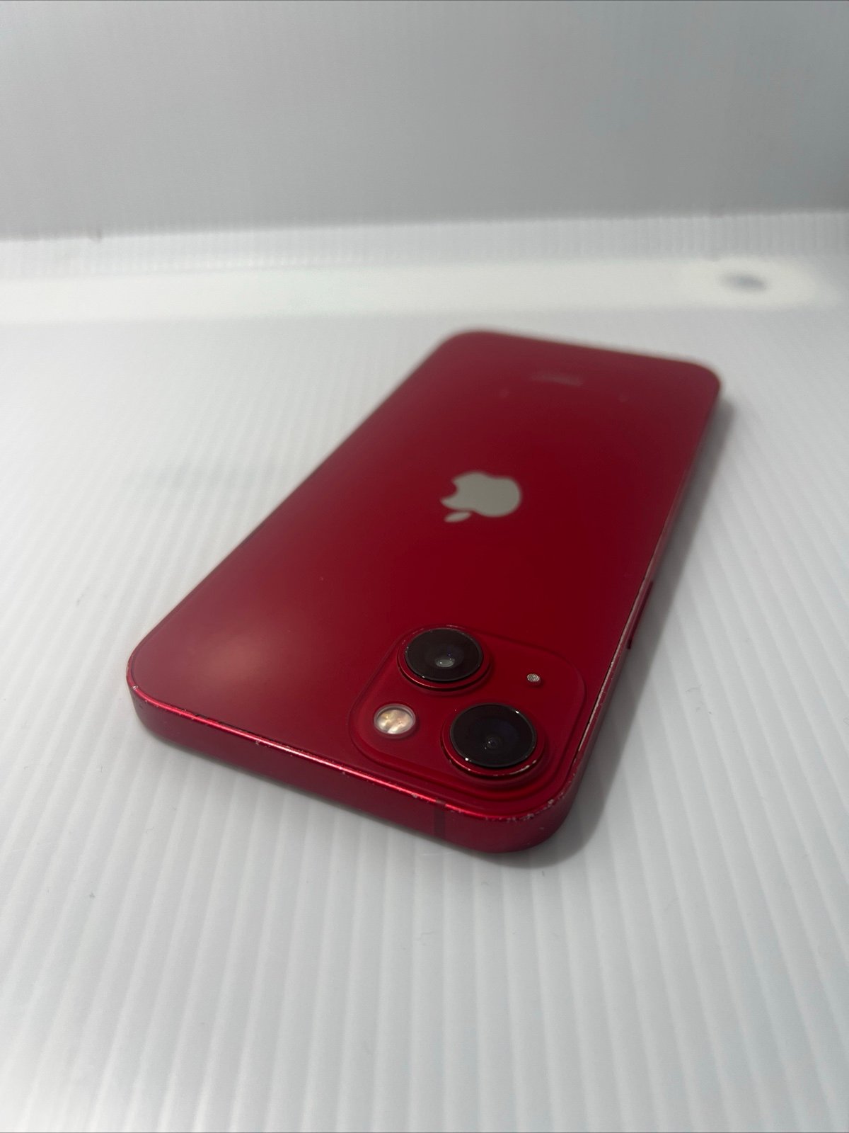 Apple iPhone 13 - 128 GB - Red (Unlocked) FAIR CONDITION 5W62