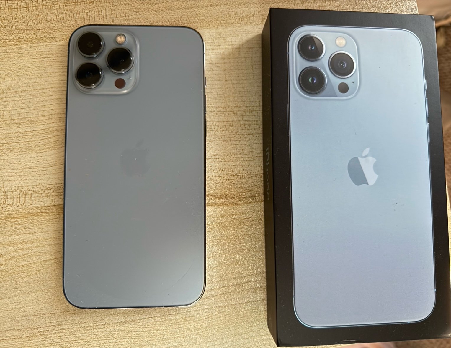 Apple iPhone 13 Pro Max 128 GB in Sierra Blue 7T39