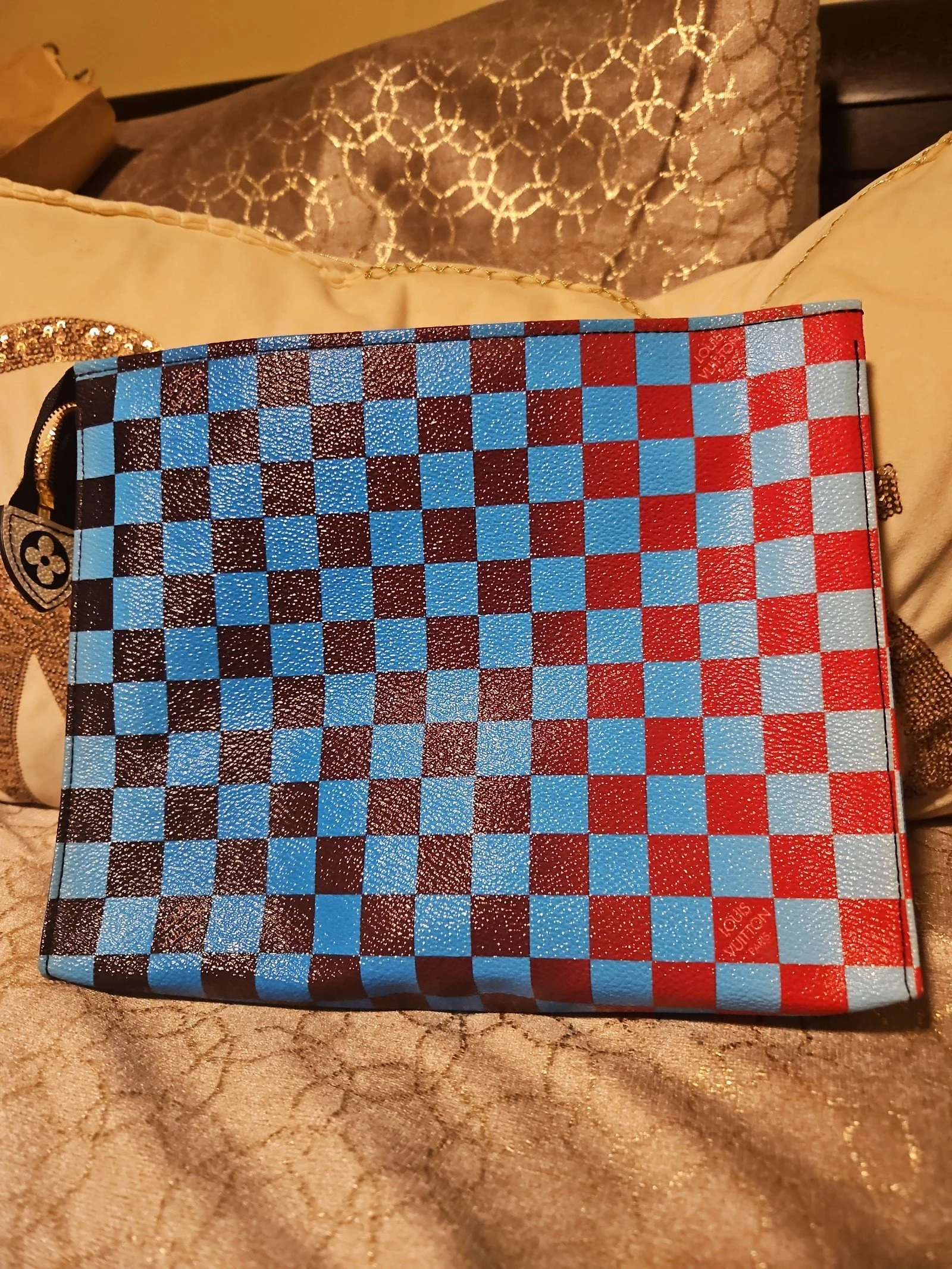 LOUIS VUITTON CLUTCH