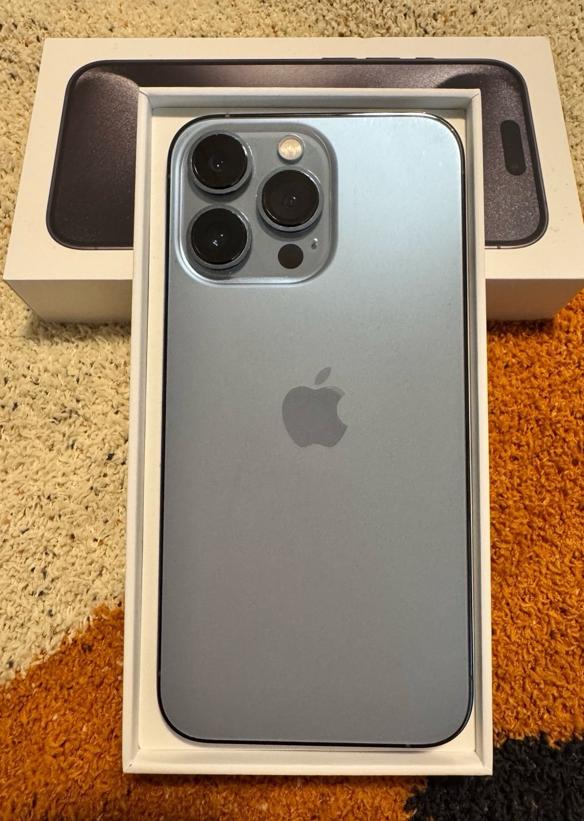 Apple iPhone 13 Pro (unlocked) 7L29