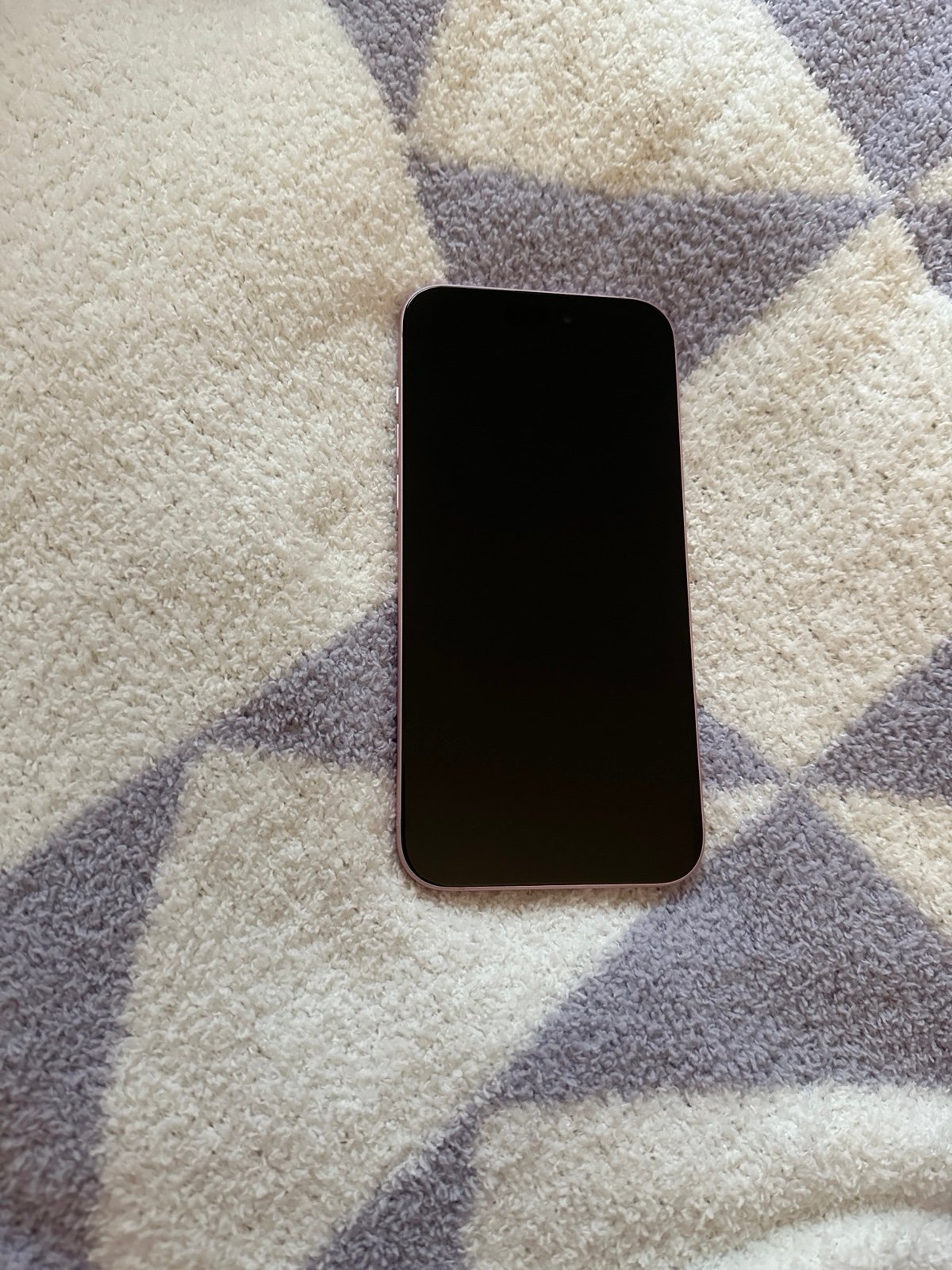 iPhone 15 Plus Pink 6V13